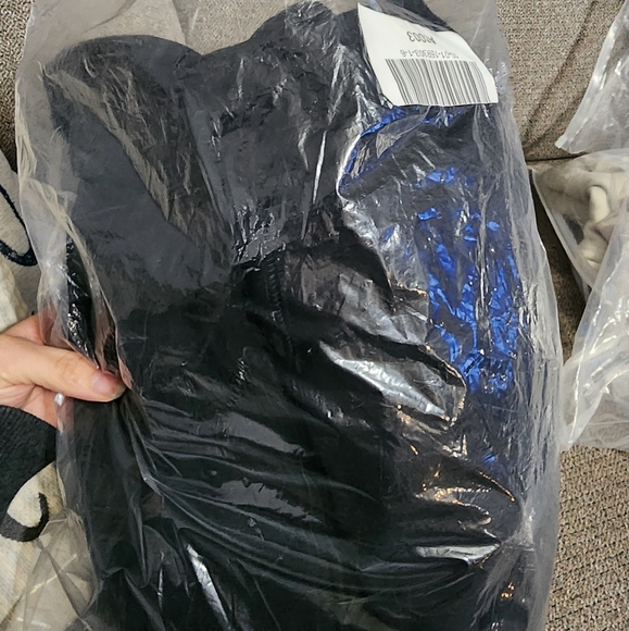 Sweatshirt - Picture 2 of 3